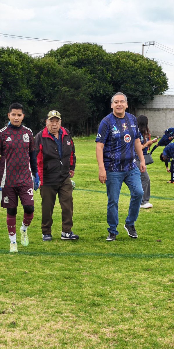 MirnaJimenez_'s tweet photo. 🏆⚽ En la Liga Regional INDET, #SEBNCTM estrena sus nuevos y bonitos uniformes y derrota al #DEPORTIVOFEDERACIÓN
En un ambiente Familiar, presente la leyenda Don Alejandro Soto Téllez, apoyando a sus nietos #Charpe y #Pochas. https://t.co/76TLKz0s8x