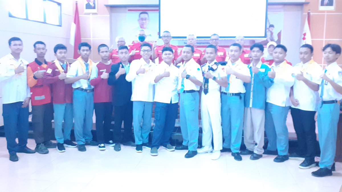 pmi_cilacap's tweet photo. Foto bersama https://t.co/OURRwtnSi4