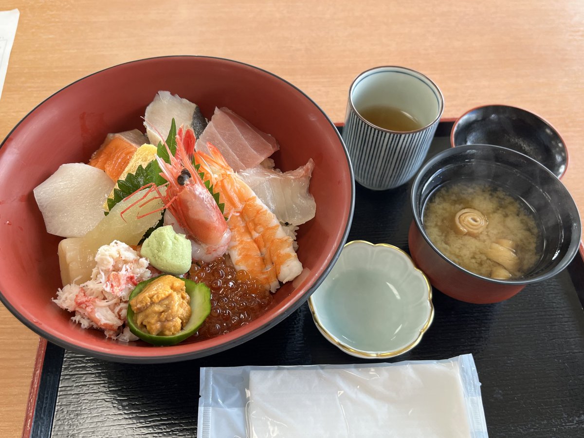 puyopuyo_eririn's tweet image. 眺海丼
 #海鮮丼 
 #ねむの丘 

ちょいと贅沢してみた⸝⸝-  ̫ -⸝⸝