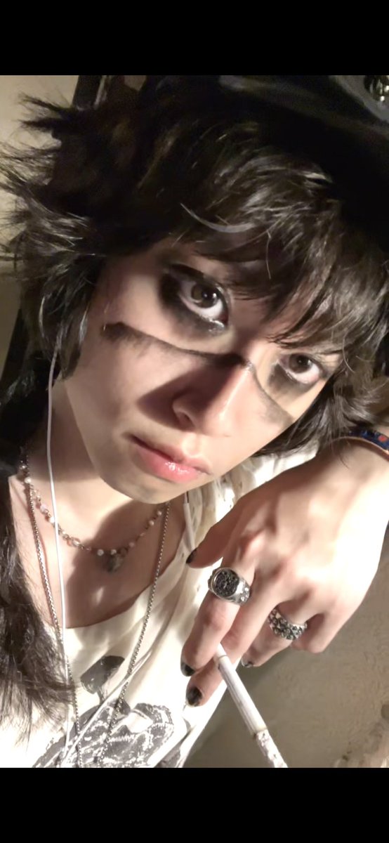type0nyara's tweet photo. my birthday outfit 🧛‍♀️ https://t.co/gr6CMfiD2B