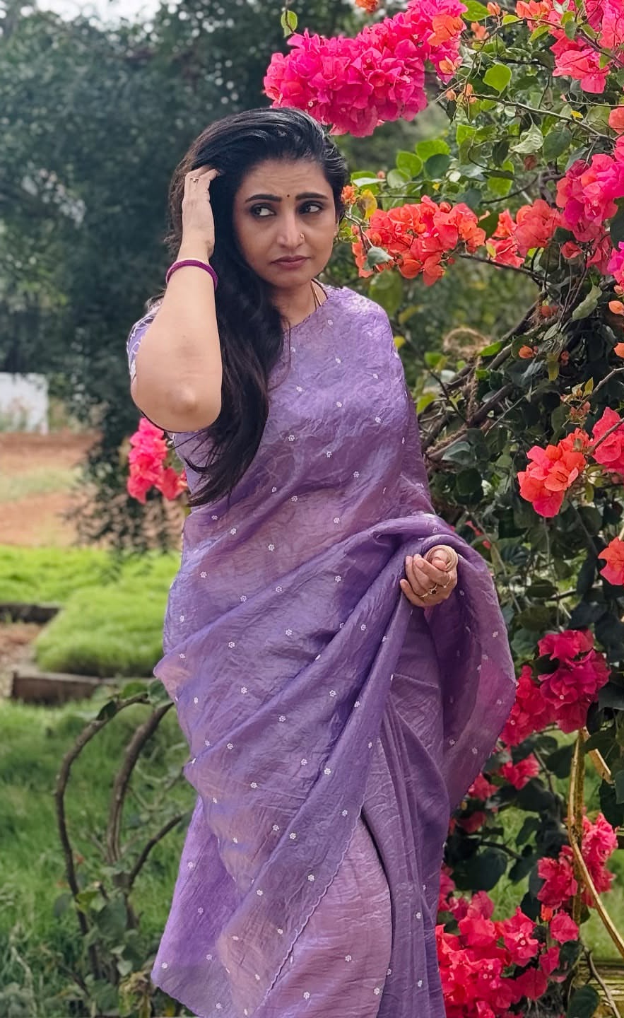 Sujitha Dhanush: The Timeless Beauty and Queen of South Indian Television | iiQ8 Actress