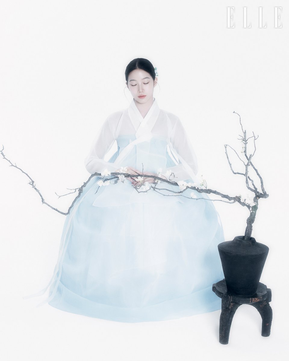 LE SSERAFIM &amp; SUPER ELLE

📍 elle.co.kr/article/1888675

FASHION EDITOR PARK KI HO
FEATURE EDITOR JEONG SO JIN 
PHOTOGRAPHER YOON SONG YI
HAIR STYLIST HAMIN, YUMI at BIT&amp;BOOT
MAKEUP ARTIST CHOI DASOM at WOOSUN
STYLIST PARK JEONG YONG
SET STYLIST JEON MIN KYU

#LE_SSERAFIM #르세라핌