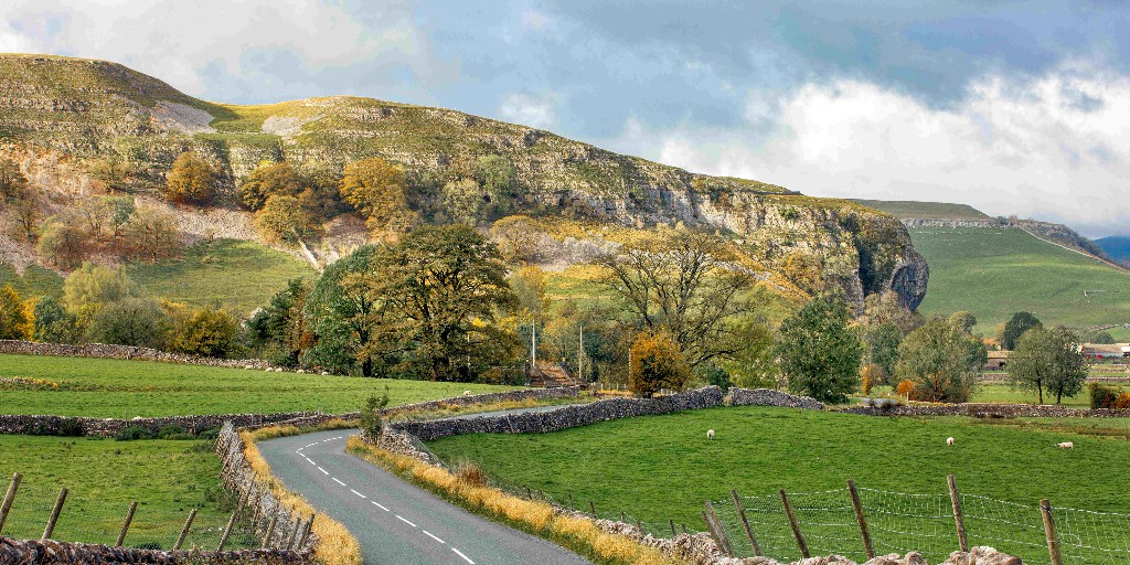 Yorkshire Dales National Park tweet media