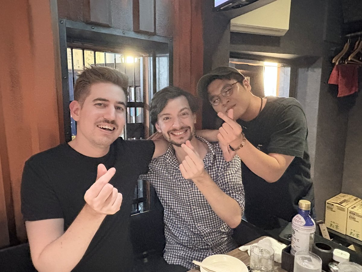 kou00999's tweet photo. 久しぶりの更新です。
そういえばレミゼ終わりました。
日本レミ2024年12月〜6月
ワールドツアー2025年8〜9月
本当に色々な事がありました。
文字数が足りん。
ワールドツアーで出会ったキーボード奏者2人は最高の仲間でした。
一生記憶に残る良い思い出ができました。
乾杯🍻ありがとう！🙏

#レミゼ https://t.co/kOZiFlIPKr
