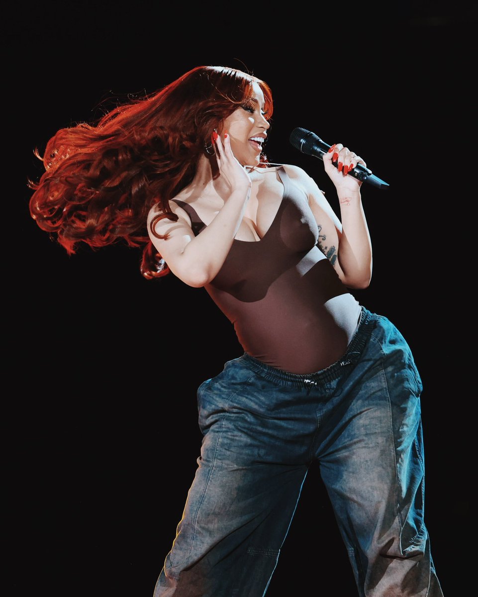 warnermusicth's tweet image. ยัยแชงกับแม่บือที่ Global Citizen Festival 2025 เก่งกันมาก ๆ ยัยแชงสวยสะบัด ส่วนแม่บือก็ไม่เคยทำให้ผิดหวัง 💞
📸: rachel_kaplan
@iamcardib #CardiB #ROSÉ #GlobalCitizenFestival #WarnerMusicThailand