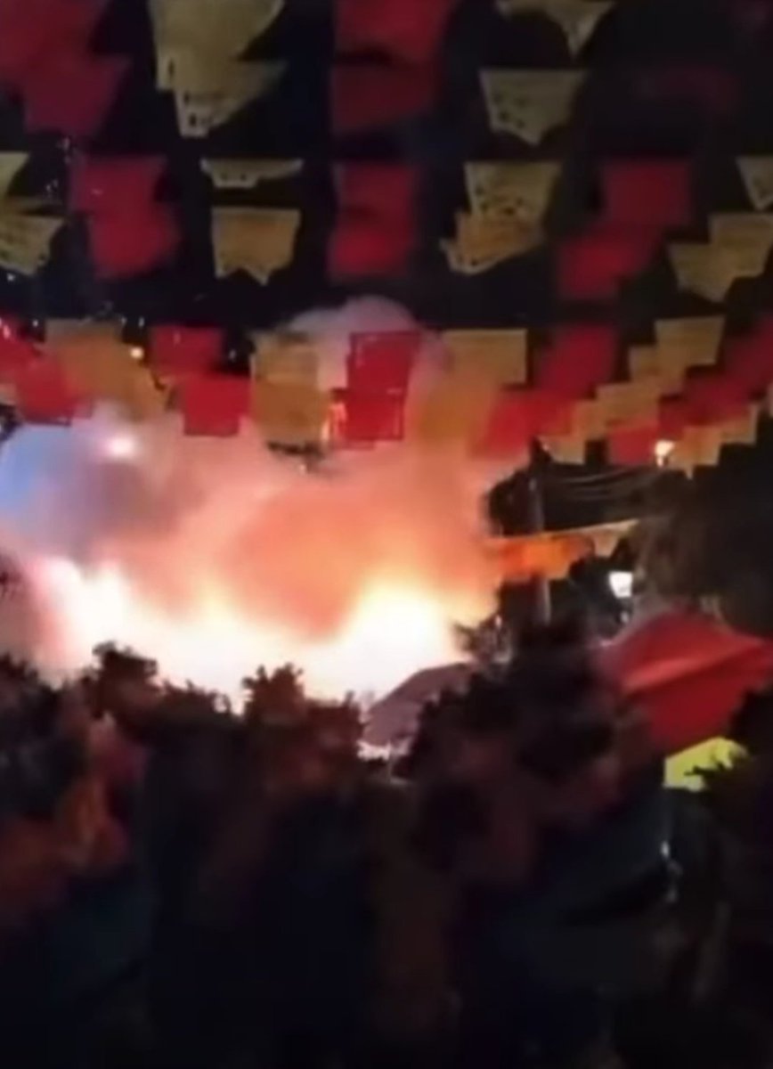 ceciliatell's tweet photo. ¡EXPLOSIÓN!🚨💥Hace unos momentos se reportó una explosión en Mexquitic. 

Según información, se habría registrado una fuerte explosión de pirotecnia  durante el desarrollo de las Festividades de San Miguel Arcángel. 

Se desconoce el número de lesionados. #Mexquitic #slp https://t.co/zMmfFtXfn1