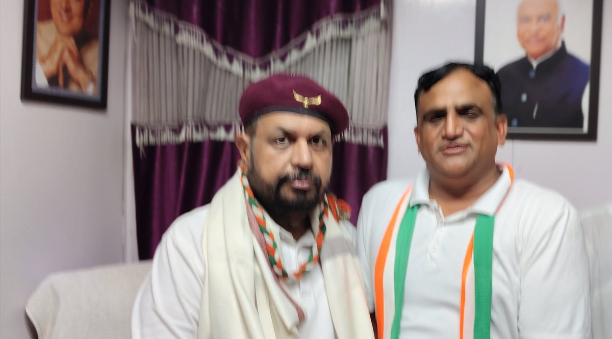 SKsaini_1010's tweet photo. पिछड़ों एवं दलितों के मसीहा संविधान रक्षक सिपाही के   @INCIndia ओबीसी विभाग के राष्ट्रीय अध्यक्ष, मिशनमैन डा @DrJaihind सर को जन्मदिन की हार्दिक बधाई एवं शुभकामनायें।आपके दीर्घायु एवं स्वस्थ जीवन की कामना करता हूँ।शिवकरण सैनी,
भोपालगढ़ जोधपुर https://t.co/iyc5ItSEPB
