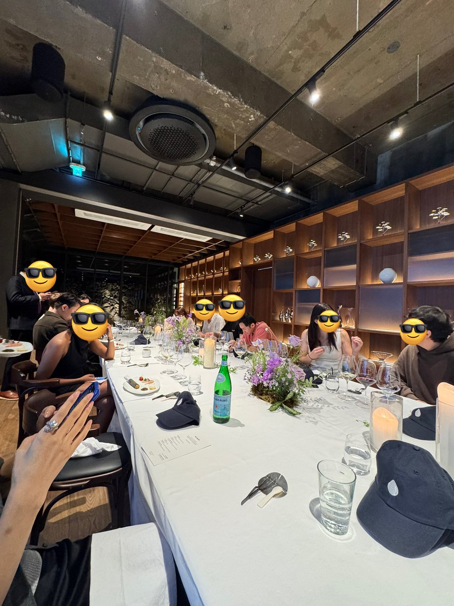 XtineFang's tweet image. michelin ⭐️⭐️ @ Jungsik with the best🇰🇷
@DefiSquared
@JoshuaDeuk
@hansolar21
@shu_bit_
@JuhyukB
@uncanny_guzus
@tanthaip
& more
thanks for hosting:
@frank_liquid @liquidperps