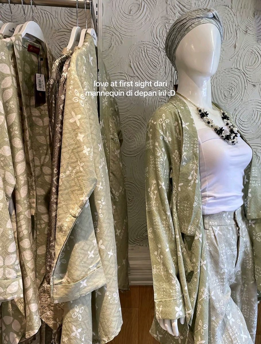 byraa___'s tweet photo. Chic and timeless ready-to-wear batik

a thread https://t.co/2EbifzGH1m