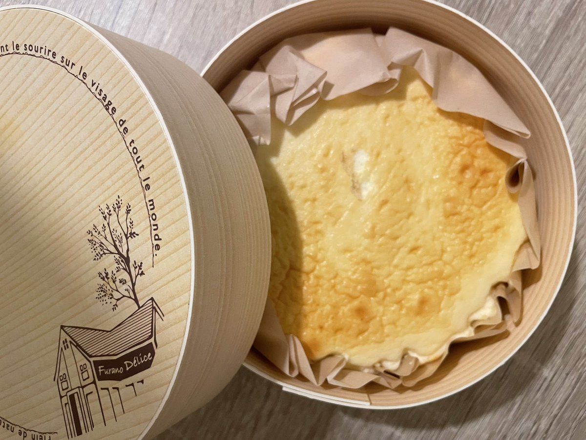 菓子工房フラノデリスのアカシアはちみつフロマージュ🍯🐝࿆