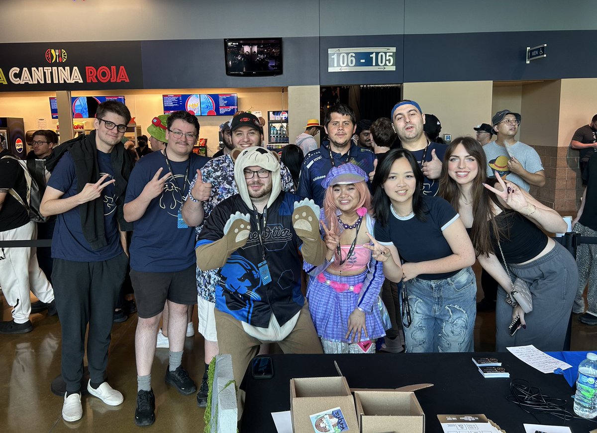 Going to post some more pics tomorrow shoutout to everyone at <a href="/BlueOtterGG/">Blue Otter</a> for an amazing booth, the riot event staff who helped us out and all the fans interacting with us.