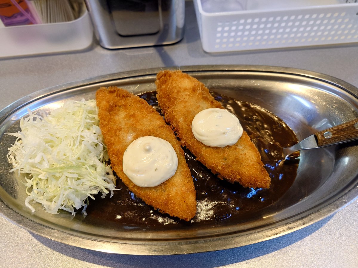 鯖めしも混んでるし俺生きも混んでるし、たまにはカレーにするかぁ〜って空いてる店に入ったら

ありえん口に合わなくてガン萎えしてる

おなかペコペコなのに、ふた口目いきたくないって思ったの久しぶりだな