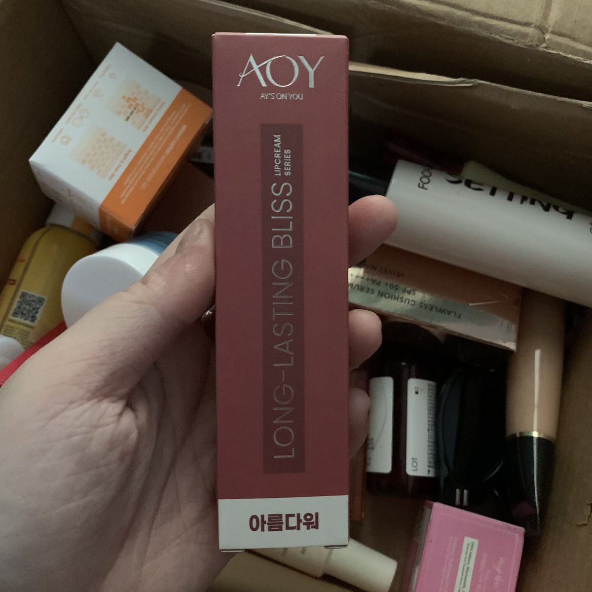 jaeminzzi's tweet photo. ays on you AOY lip cream shade bliss
masih baru di box
50k https://t.co/7eOcKVUcoa
