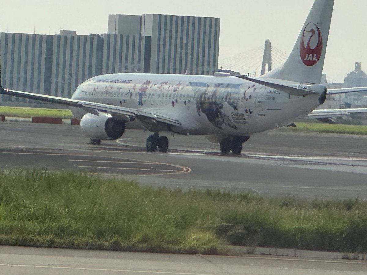 これは離陸前に見かけたミャクミャクジェット✈️