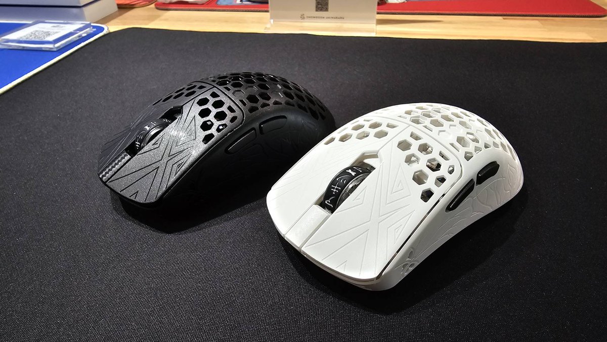 Arbiter Studio AKITSU MEDIUM ホワイト Arbiter Studio AKITSU Medium