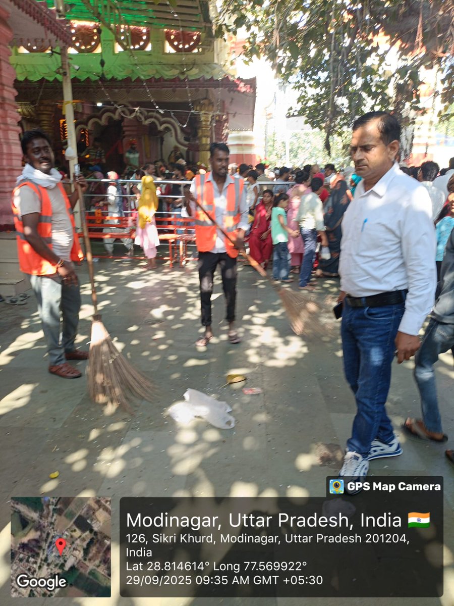 ModinagarNagar's tweet image. 🚩जय माता दी🚩
मोदीनगर नगर पालिका 🙏✨
सिकरी माता मंदिर में नगर पालिका के कर्मचारियों द्वारा साफ-सफाई का कार्य किया गया। श्रद्धालुओं को स्वच्छ वातावरण उपलब्ध कराने हेतु नगर पालिका के अधिकारी SFI दिनेश कुमार जी मौके पर उपस्थित रहे। 🌸

#SwachhMandir #CleanModinagar #NagarPalika
