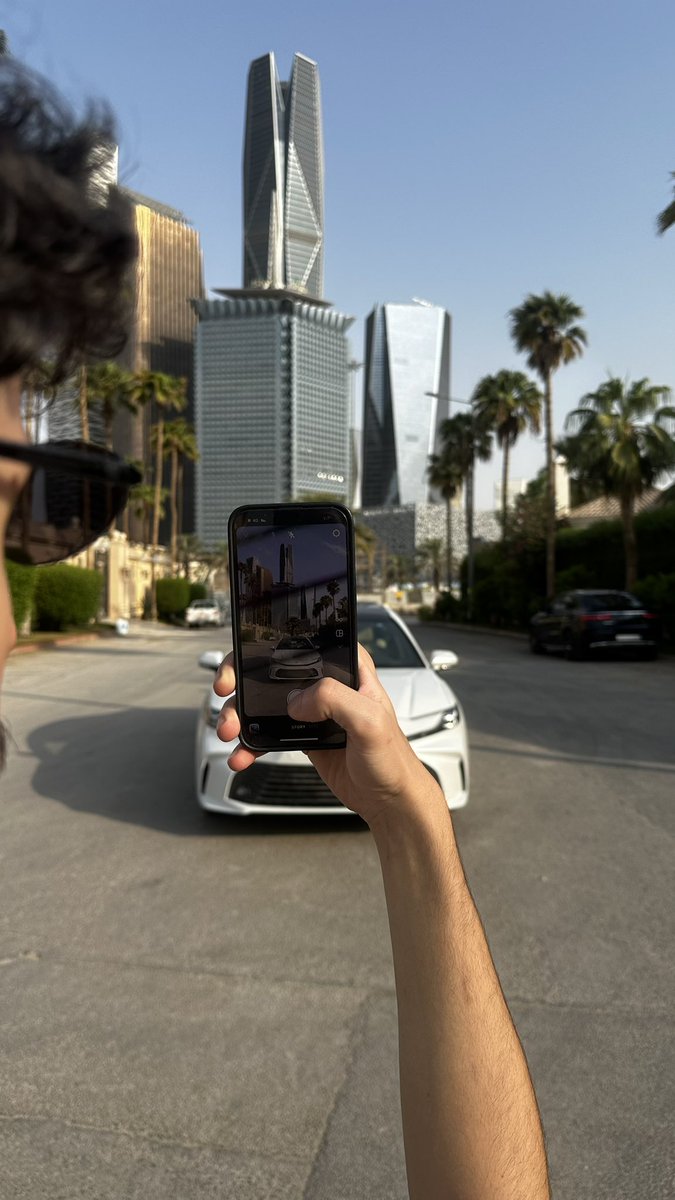 قمه الروقان تطلع الصباح وانت ما عندك دوام