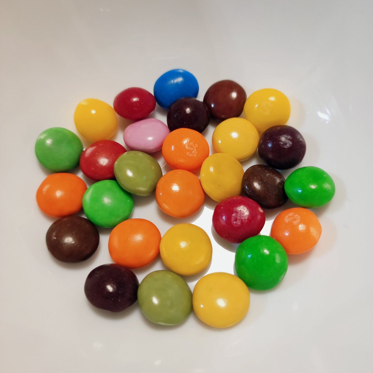 混ざっちゃうと◯&amp;◯や◯ーブルチョコと区別がつかなくて凄い！ #スキットルズでおいしい仕事 #PR