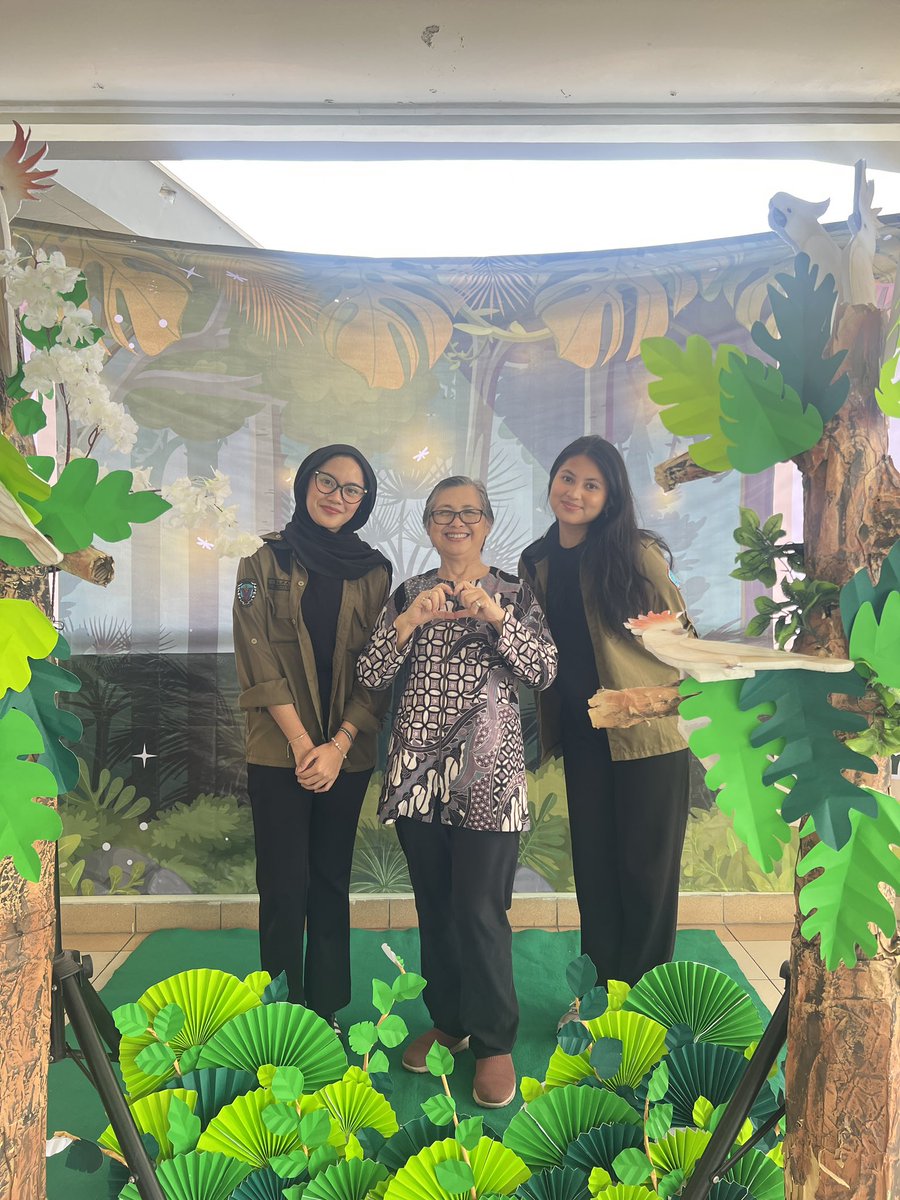 zaanalog's tweet photo. finallyy ketemu dok Ligaya my forever role model 😭😭😭😭☹️☹️☹️☹️ seneng bgt bgt vgt bgt makasi kssl ugm 💗❤️‍🔥💟💖💝 https://t.co/34HkiogCFz