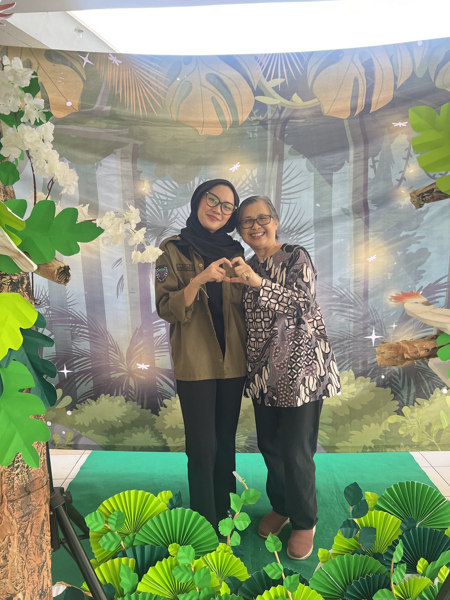 zaanalog's tweet photo. finallyy ketemu dok Ligaya my forever role model 😭😭😭😭☹️☹️☹️☹️ seneng bgt bgt vgt bgt makasi kssl ugm 💗❤️‍🔥💟💖💝 https://t.co/34HkiogCFz