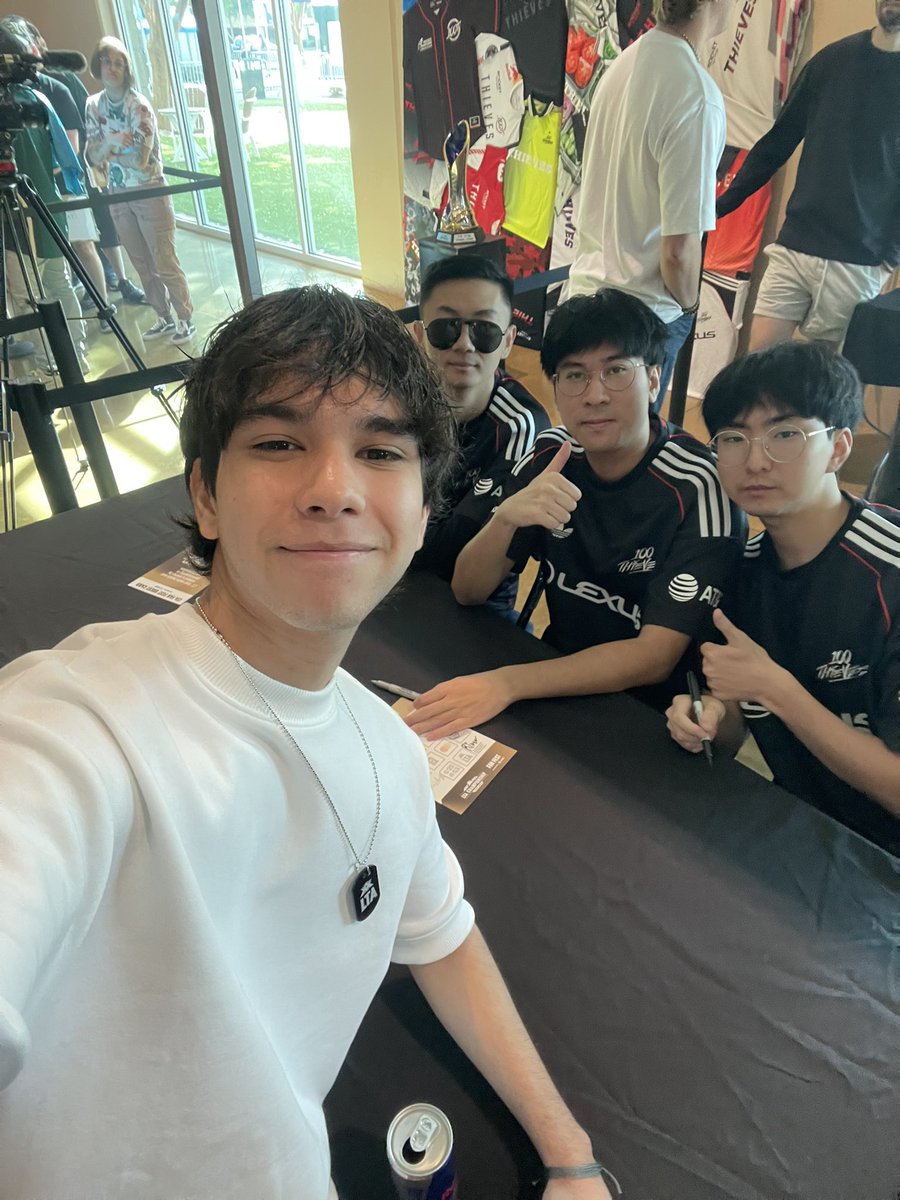 zPureS's tweet image. manifestando tu presencia rey @LastpickGG