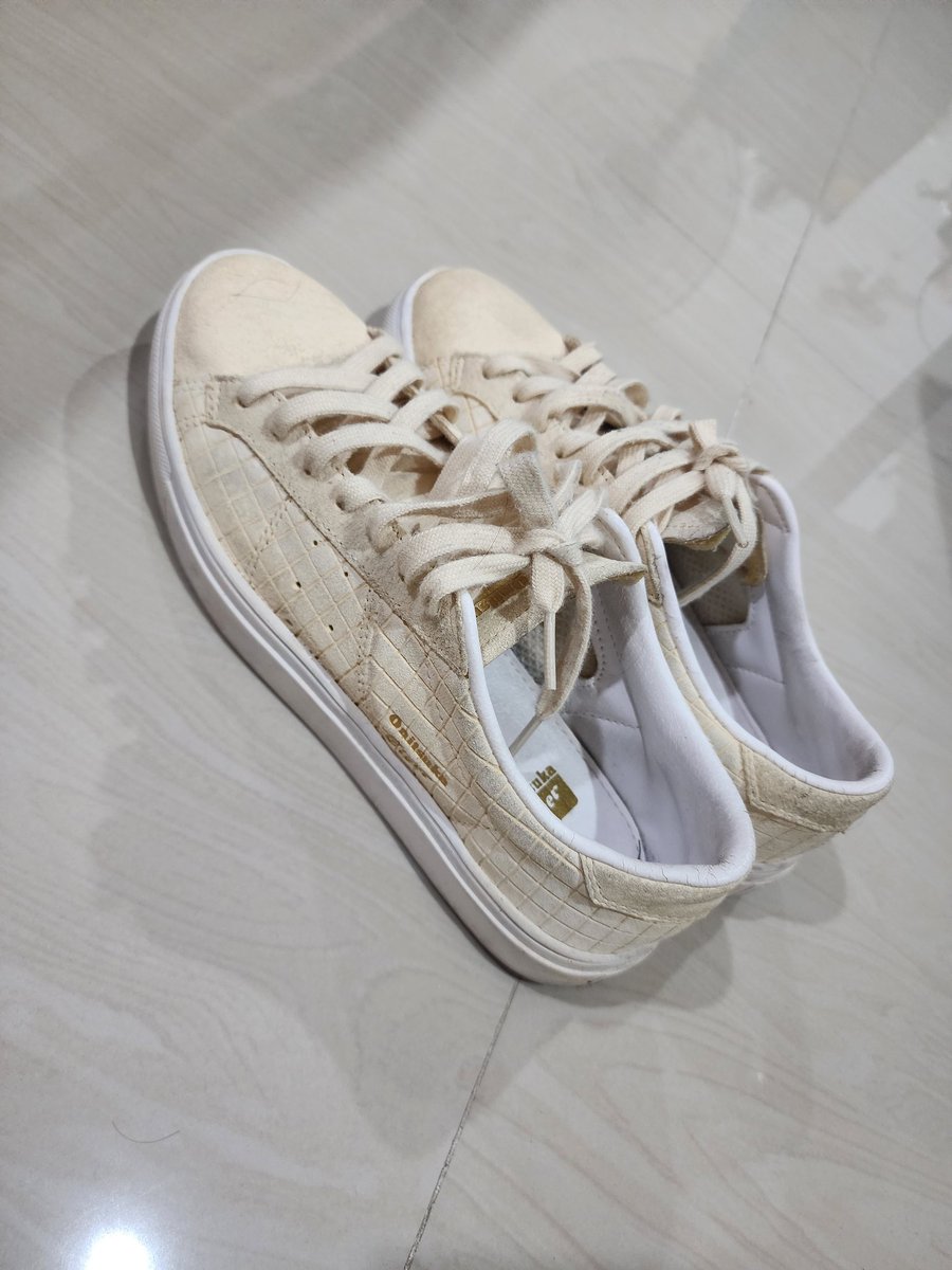 JibPy0602's tweet photo. ส่งต่อรองเท้า onitsuka ของแท้ size 38 บาท  ไม่มีกล่อง  ราคา 500 บาท รวมส่ง #ส่งต่อรองเท้ามือสอง #รองเท้ามือสองของแท้ #รองเท้าผ้าใบ���ือสอง #รองเท้า https://t.co/Wr6JDwM8Gv