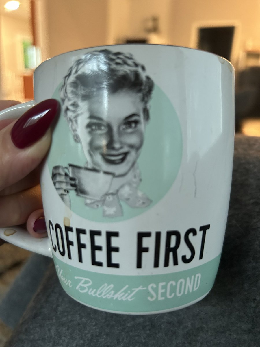 Hyvää huomenta 🤗
#aamukahvi☕️☕️☕️☕️☕️✅ 
Pikaisesti ruokakauppa ✅
#raksaryhmä saapuu ja talon edustan portaan uusiminen alkaa. 
Töissä silppupäivä, kaikenlaista tehtävälistalta.
Illalla ehkä vähän pihahommia ja päivän pääteeksi 🏍️-kerhon hallitus. 

Mahtia maanantaita 😘😘😘😘