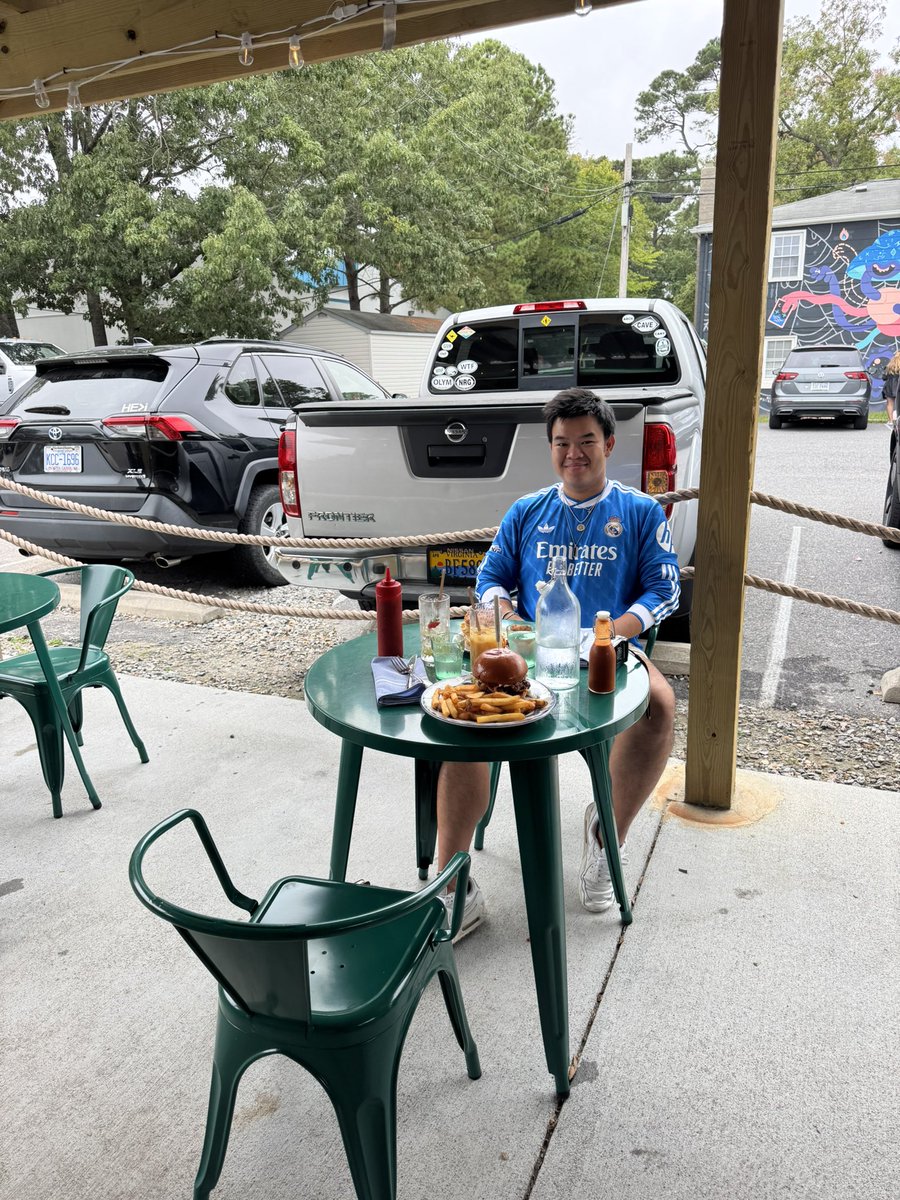 cttieu's tweet image. Nothing like trying to recreate the European cafe scene here in the US😂