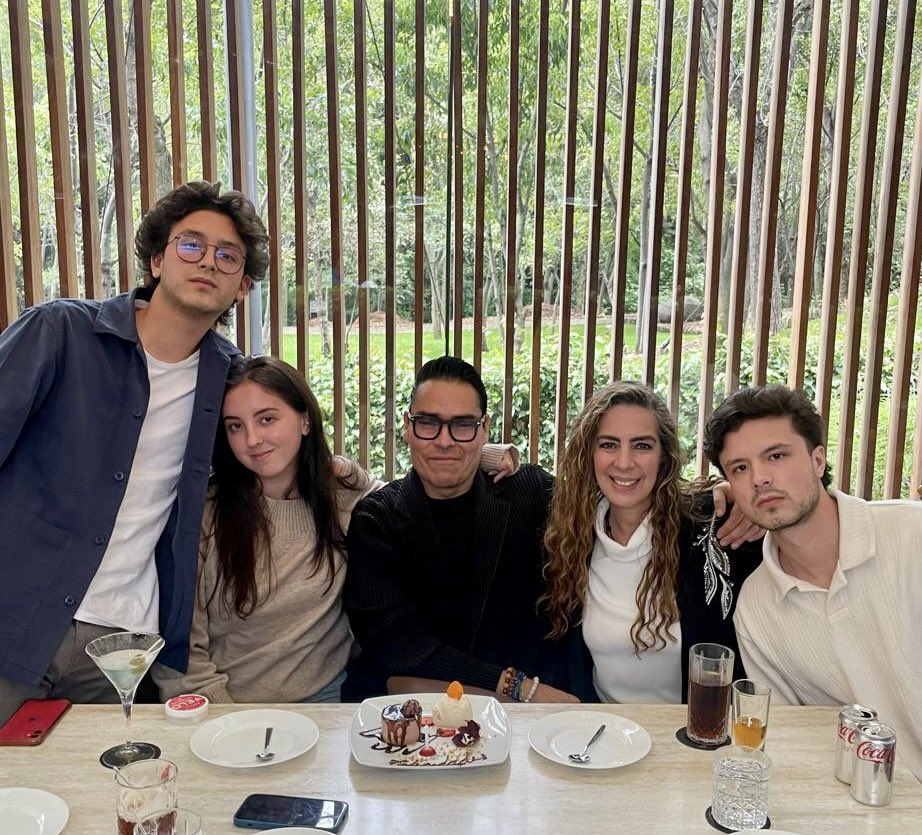 MiEpocaBlanca's tweet image. Pues sí, estamos de cumpleaños!! 🎂🎁
#28deSeptiembre