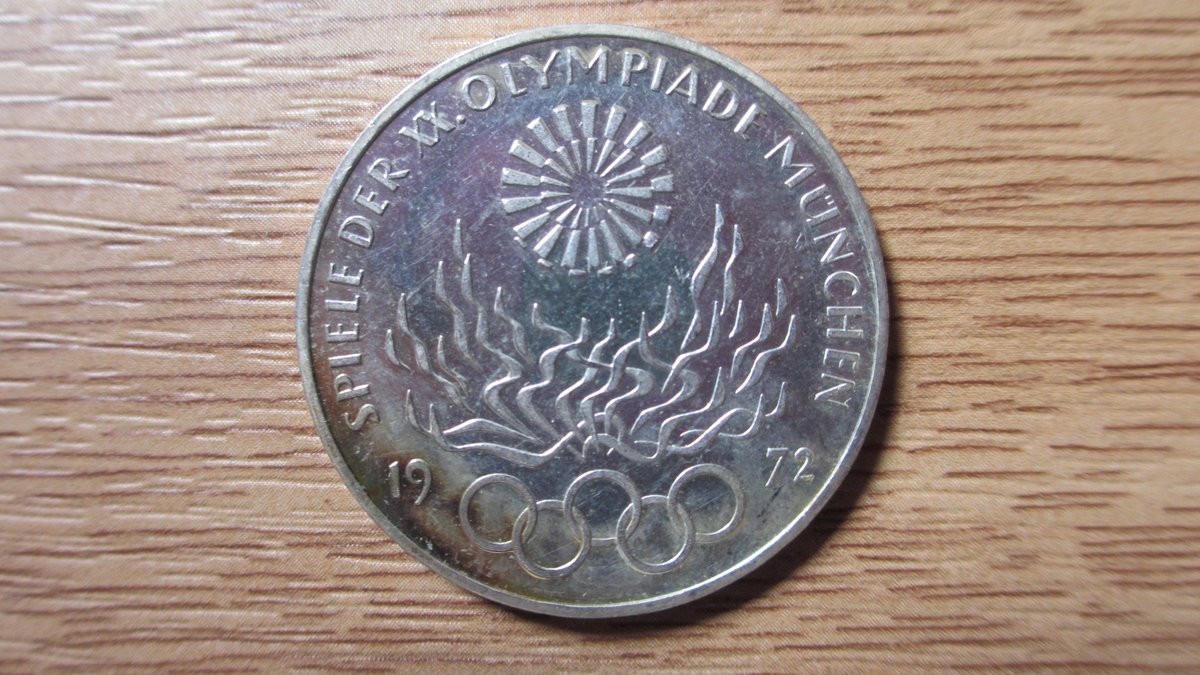 exp_mactas's tweet image. みんみんコイン購入品⑥

ちょっと銀貨が足りないと

帰り際に手に取った計り売り銀貨
ドイツ ミュンヘンオリンピック記念 10マルク銀貨とは知らずに2種類
状態が他と比べて比較的に綺麗だったので購入

初ドイツ銀貨　ゲット！
#silversqueeze #silverstackers