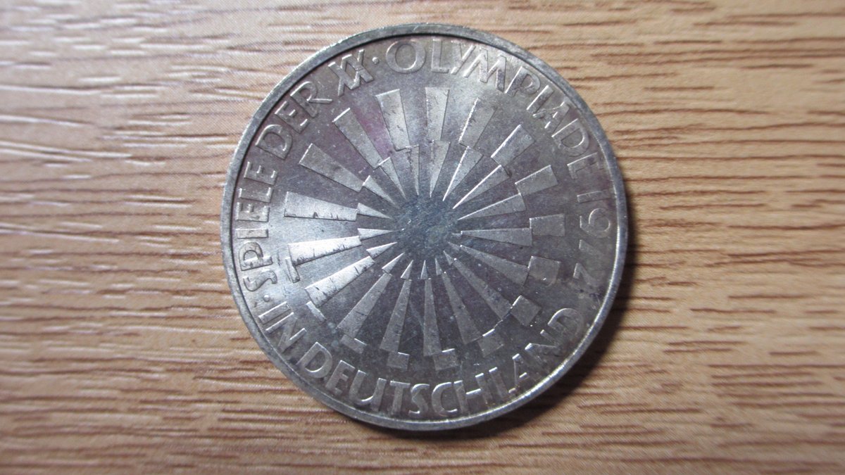 exp_mactas's tweet image. みんみんコイン購入品⑥

ちょっと銀貨が足りないと

帰り際に手に取った計り売り銀貨
ドイツ ミュンヘンオリンピック記念 10マルク銀貨とは知らずに2種類
状態が他と比べて比較的に綺麗だったので購入

初ドイツ銀貨　ゲット！
#silversqueeze #silverstackers