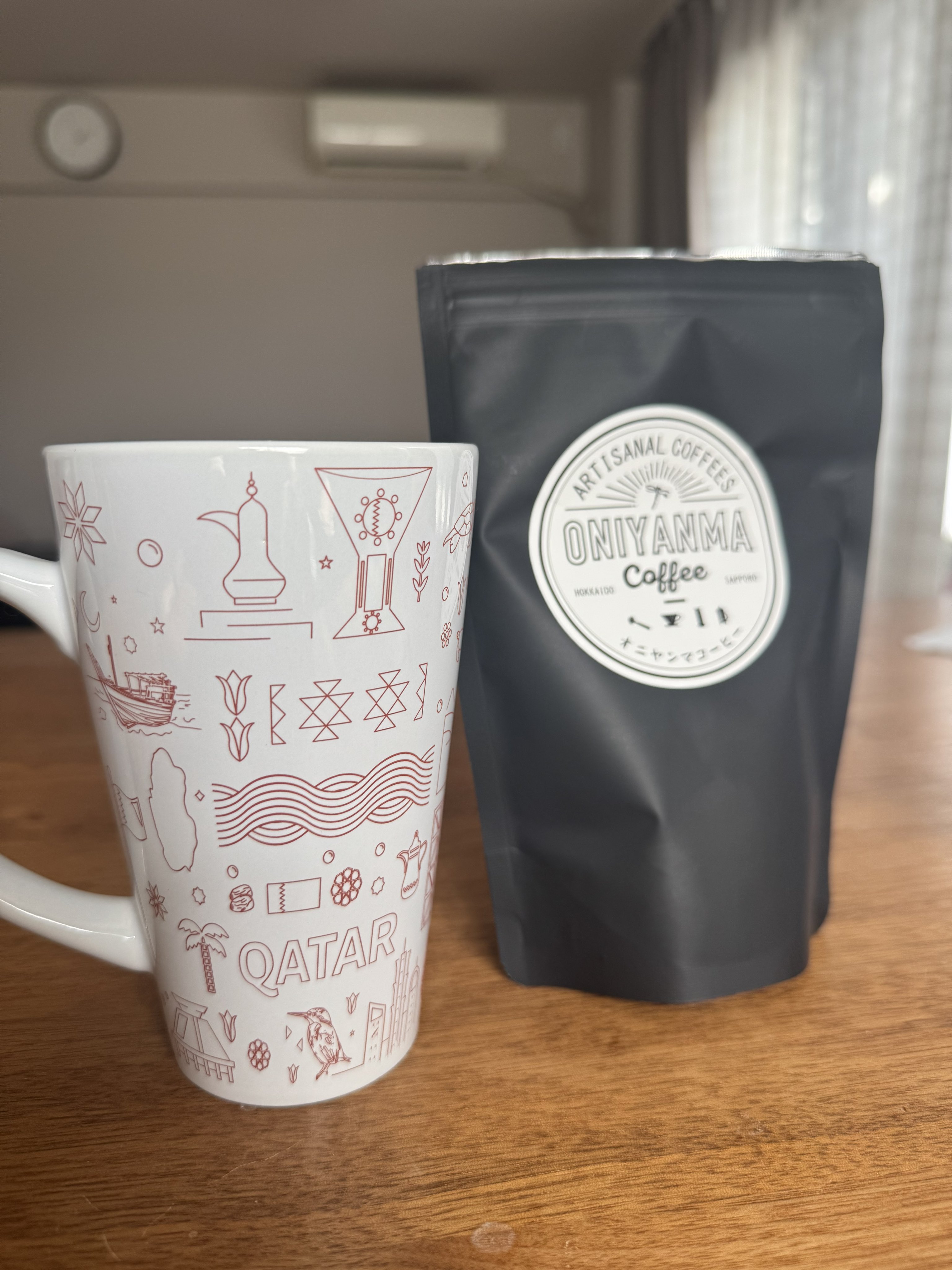 万博 カタール コーヒー ミニカッププレートセット 記念メダル パビリオン限定 万博 カタール コーヒー ミニカッププレートセット 記念メダル