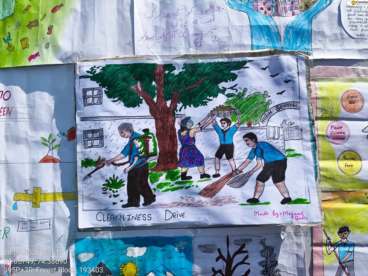 *Creativity Meets Cleanliness!*

The Municipal Committee Tangmarg/Gulmarg, under the Swachhata Hi Seva and Seva Prav campaigns led by MLA Gulmarg Farooq ahmad Shah ,CEO Gulmarg and EO Tangmarg/Gulmarg, organized awareness programs on cleanliness. Govt High School Chindlora .