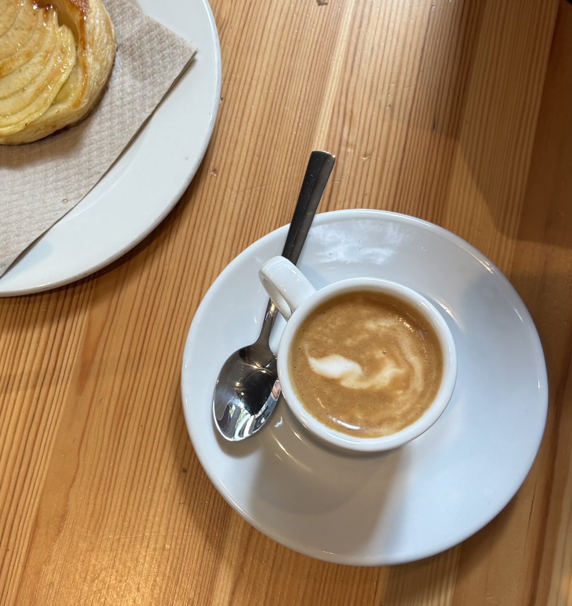 #Cafelfie #Coffeelovers ❤️‍🔥☕️

Life begins after coffee