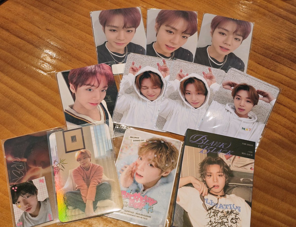 <a href="/may_hoooonie529/">오로지찌훙ෆ⃛</a> 안녕하세요 나눔 해주신 포카와 앨범 잘 도착했습니다❤이미 좋은 나눔만으로도 감사한데, 예상치 못한 추가 추첨으로 이렇게 많이 보내주시다니 넘 감사드려요😭💚🩷💛 덕분에 오늘 하루가 더욱 행복해질 것 같아요. 소중히 잘 간직하겠습니다🥹❤