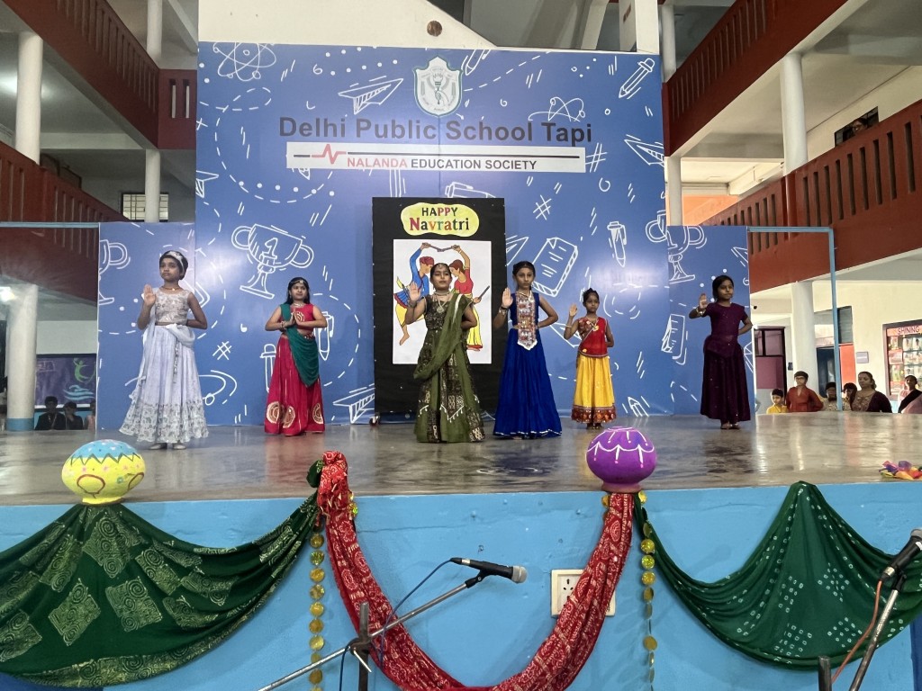 DPSTapi's tweet image. Class III-B conducted a vibrant Navratri Special Assembly with devotion and enthusiasm on 26 September 2025.