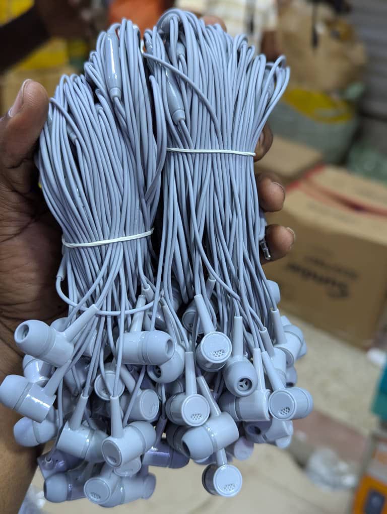kinlop_'s tweet photo. Mwongozo Kamili wa Kuanza Biashara ya Vifaa vya Simu kwa mtaji mdogo

✔️Kuuza protekta za simu
✔️Earphones za simu
✔️Usb za simu
✔️chaji na vifaa vingine vya simu.

Mfano⤵️
1️⃣Earphones kwa bei ya mia saba (700Tsh) jumla
2️⃣Protector nazo ni 500Tsh tu

Chukua maelekezo👇🏽 https://t.co/lNEVYwqa3Z