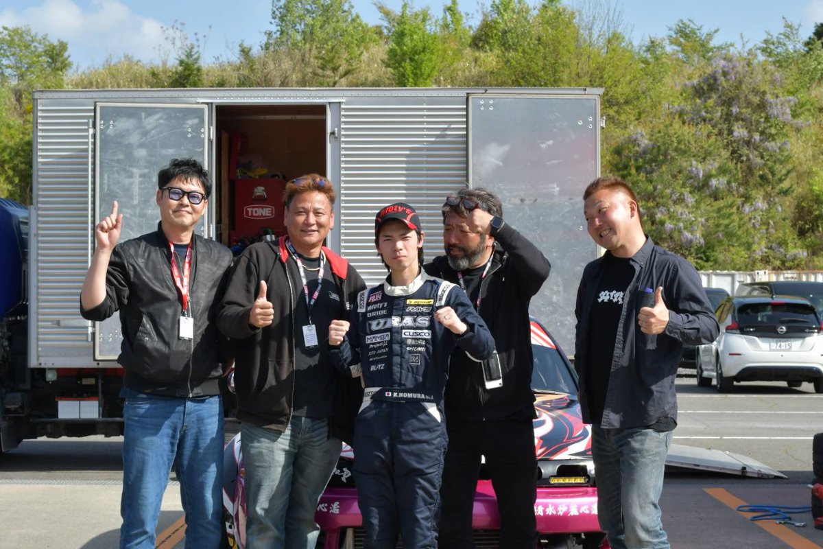 この度、昨年4月12日に亡くなられた出水田裕樹さんを偲ぶ会として追悼走行会を開催したいと思います。

時期は2026年3月の日曜日を考えておりまして、まだ詳しい日程や場所は計画中です。

出水田裕樹さんの思い出の品などを持ち寄りみなさんで故人を偲びましょう。

#ダートイズミ
#破壊王
#ドリフト