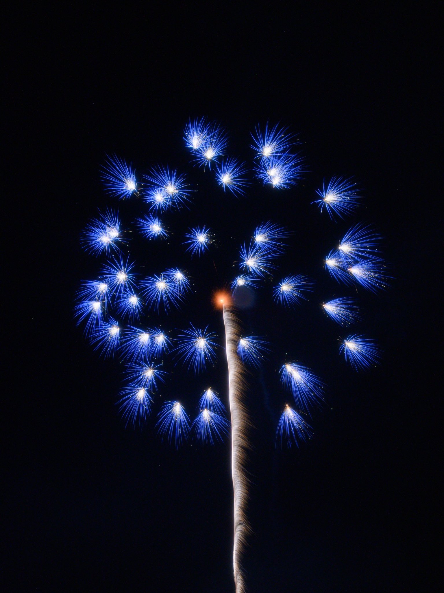 冬花火 2025年 河口湖冬花火 1/25～2/23 土日に開催♪ | 湖風の宿 あさふじ