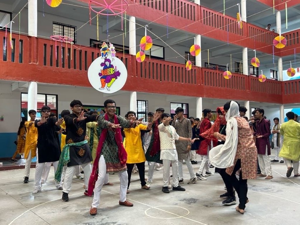 DPSTapi's tweet image. “Festivals are the radiant jewels adorning the crown of life, turning ordinary days into timeless memories.”
The sacred rhythms of devotion and festivity echoed through the corridors of Delhi Public School Tapi as the campus embraced the divine spirit of Navratri.