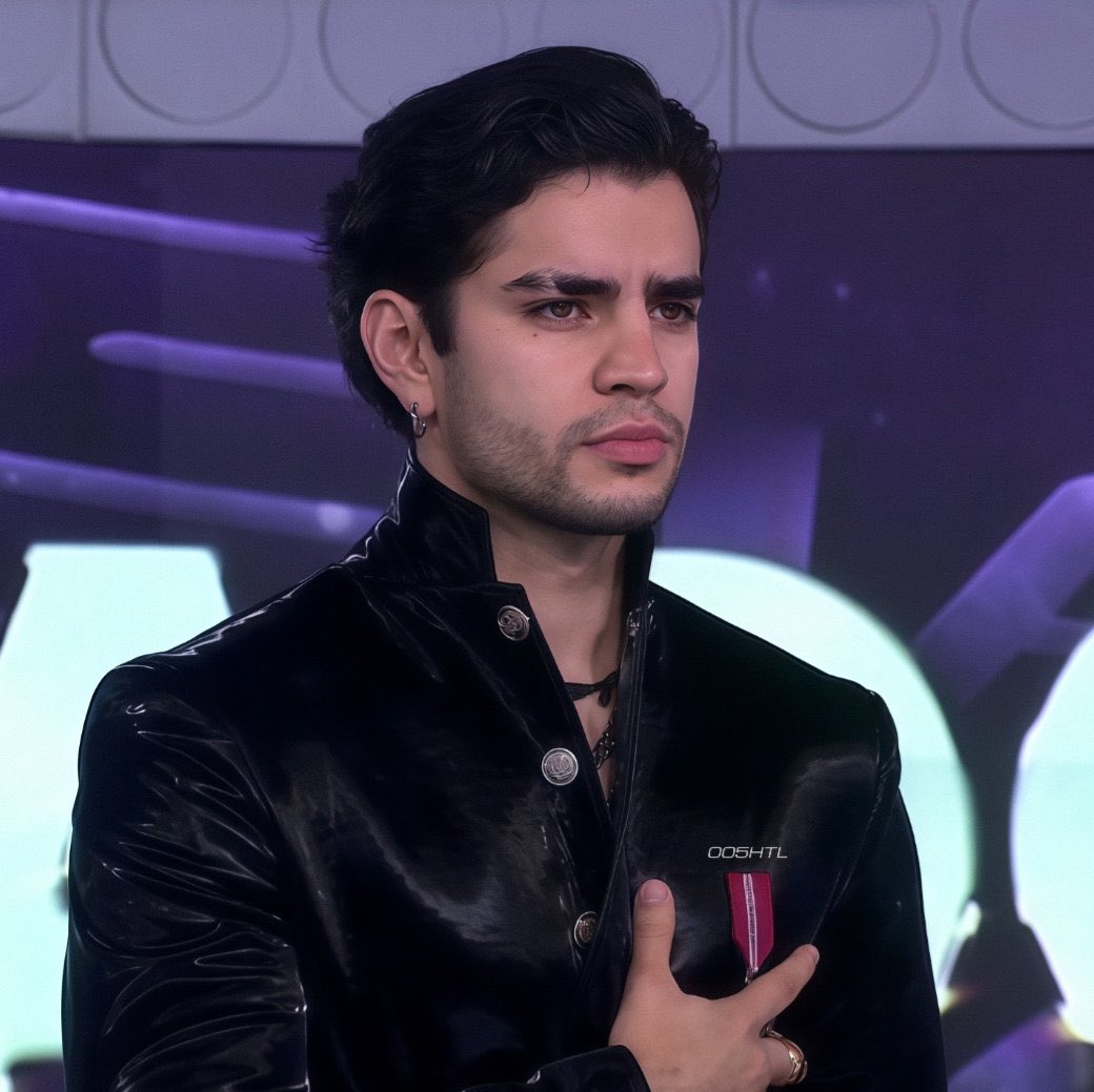 luttleheel's tweet photo. Era obvio que no dejarían que Aaron llegara más lejos, nunca se quedó callado, siempre expuso las gatadas de la producción sin miedo y eso les molestó. 
Pero tranquilo Mercury, te amamos y apoyaremos siempre. 

#LaCasaDeLosFamososMx https://t.co/N8KwshuA14