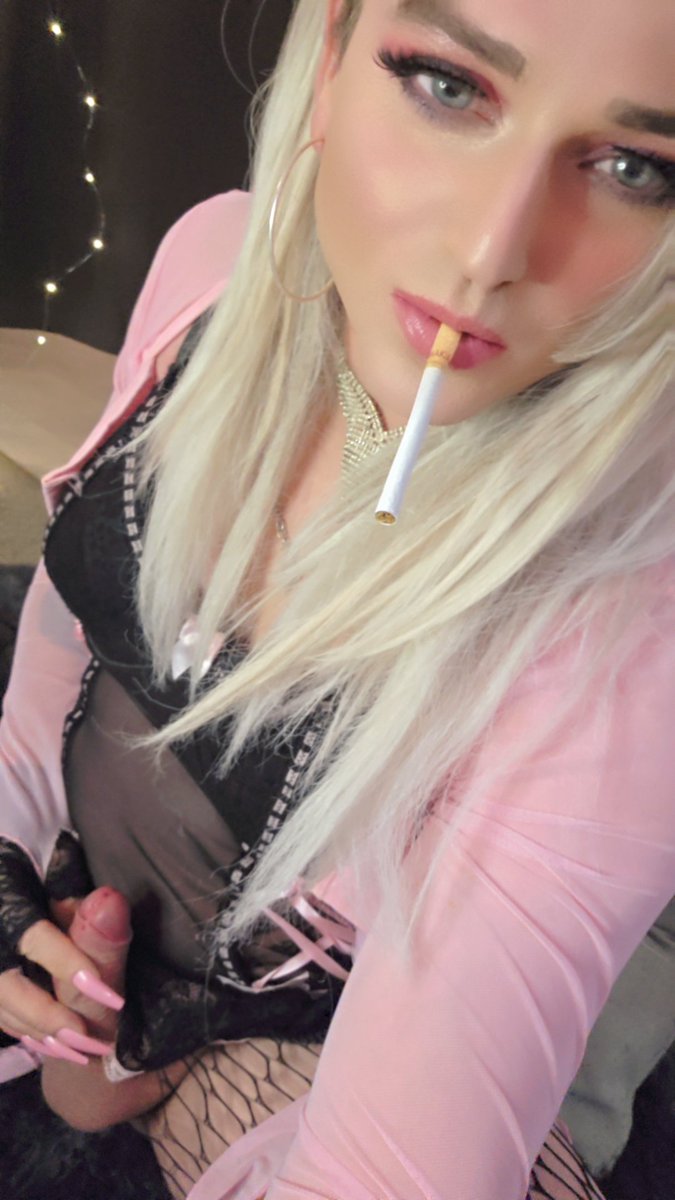 andreabunnyyeg's tweet photo. #trans #smokingfetish #smokingtrans https://t.co/ye07dRD7U0