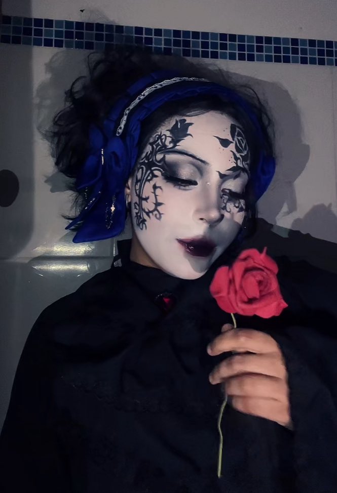 Vampireg0th4's tweet image. antes de desinstalar o X queria postar uma última coisa🌹