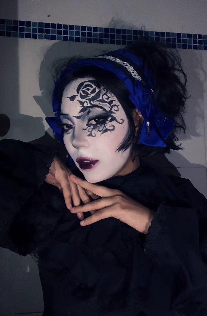 Vampireg0th4's tweet image. antes de desinstalar o X queria postar uma última coisa🌹