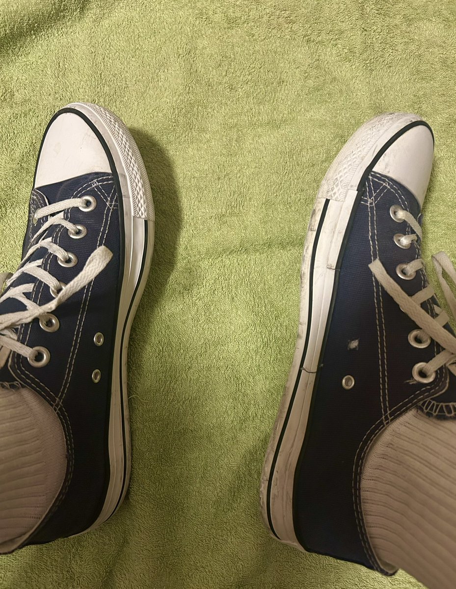 plaro669's tweet photo. Today’s HIIT hits my Converse hard. 😛don’t worry, I won’t abandon them anyway 😛 https://t.co/R4CaIkvw7w