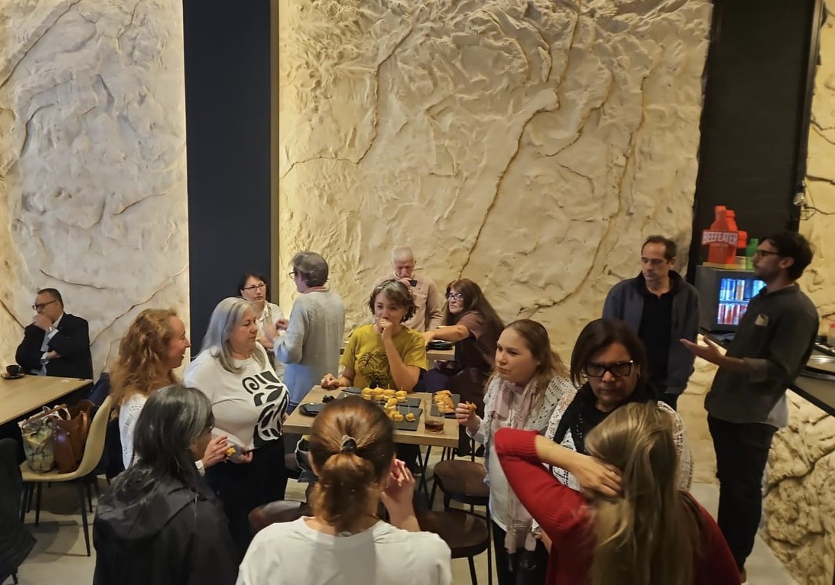 Formación online, networking presencial. Haciendo red, generando contactos entre nuevos emprendedores 🫱🏼‍🫲🏽