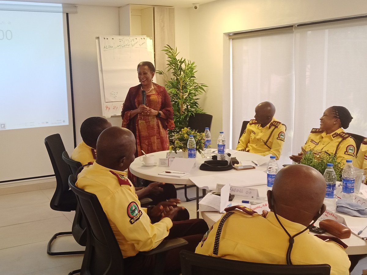 followlastma's tweet photo. #Batch4 
#Day1: Boosting Success with Effective Communication & Interpersonal Skills! 🌟 
Top Management Staff of LASTMA are learning the secrets to building strong relationships, achieving goals, and driving success. 💡

#EffectiveCommunication 
#InterpersonalSkills 
#LeadershipDevelopment 
#CareerGrowth 
#CommunicationSkills 
#RelationshipBuilding 
#ProductivityHacks