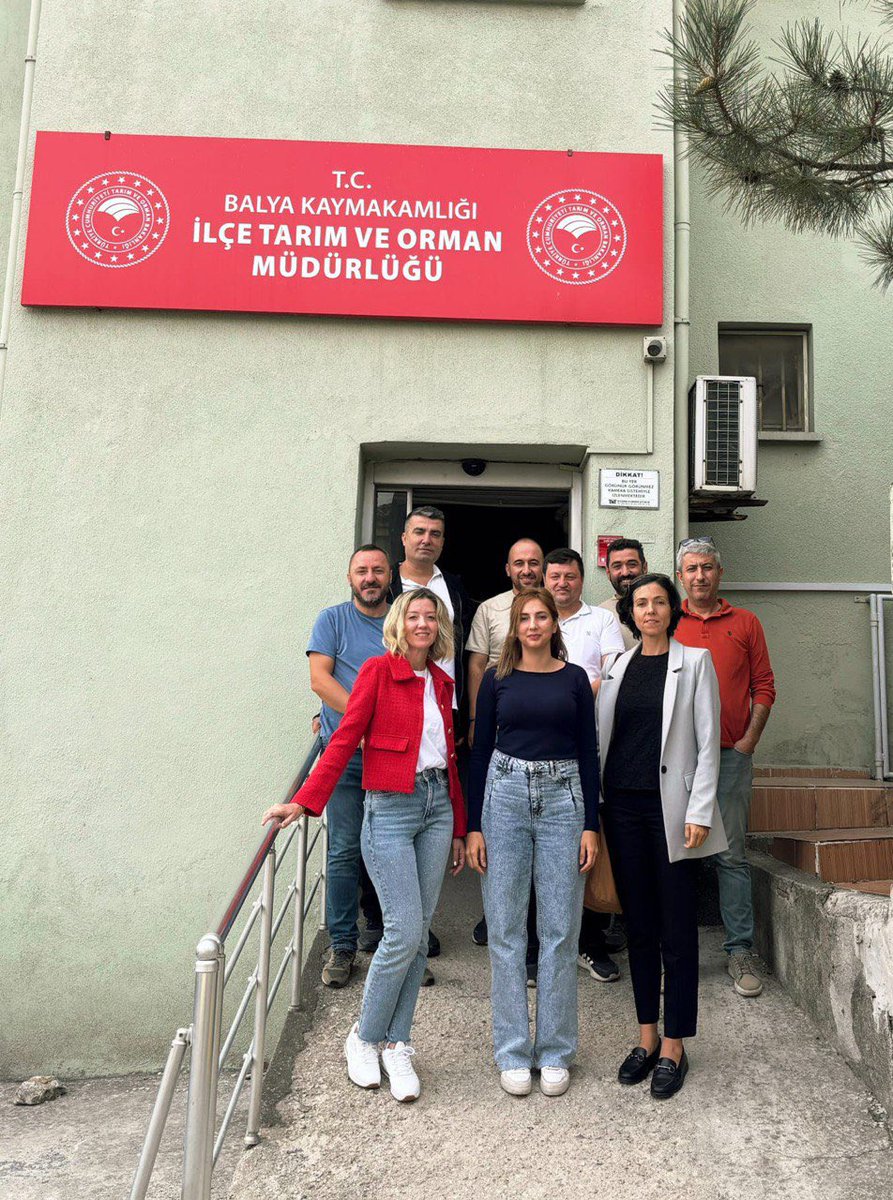 📍Balıkesir

Veteriner Hekim-Sen Balıkesir İl Temsilcimiz Veteriner Hekim Nevriye Korkut ve İl Yönetimimiz tarafından; Balya  İlçe Tarım ve Orman Müdürlüğü ziyaret edildi.

Meslektaşlarımızın sahadaki yaşadıkları sorunları ve çözüm önerileri konuşuldu.

Tüm meslektaşlarımıza