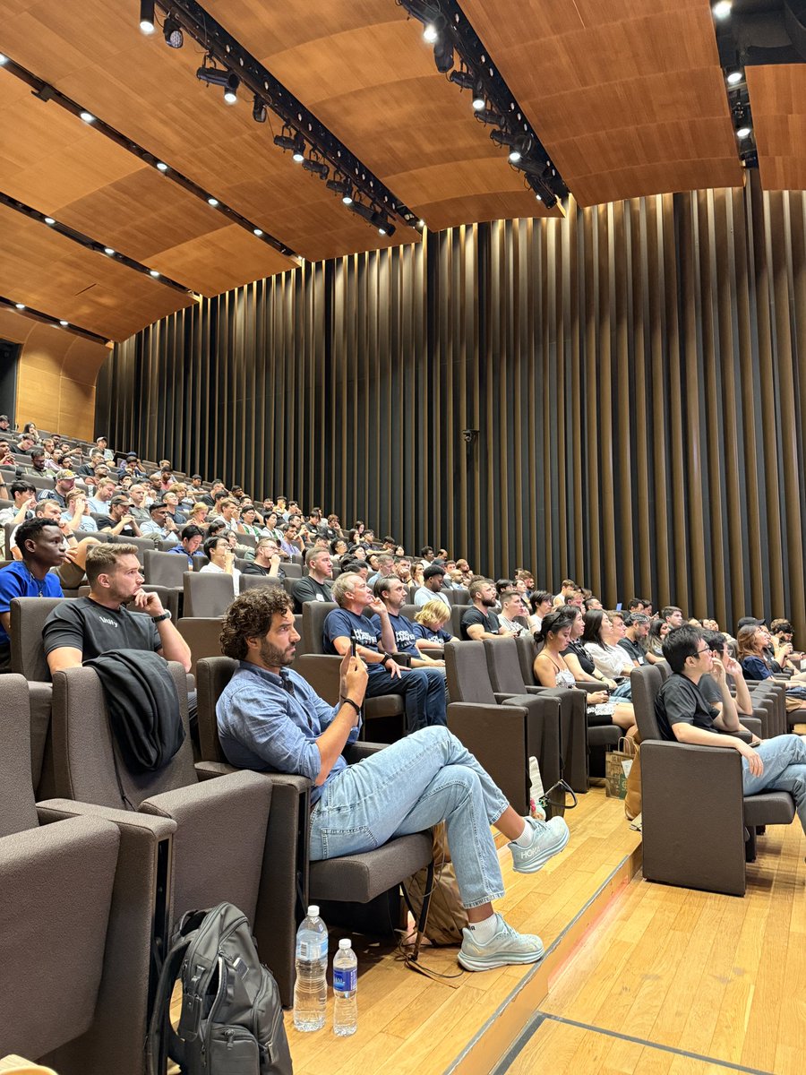 Full house at @superteamsg ignition! Thanks everyone for supporting