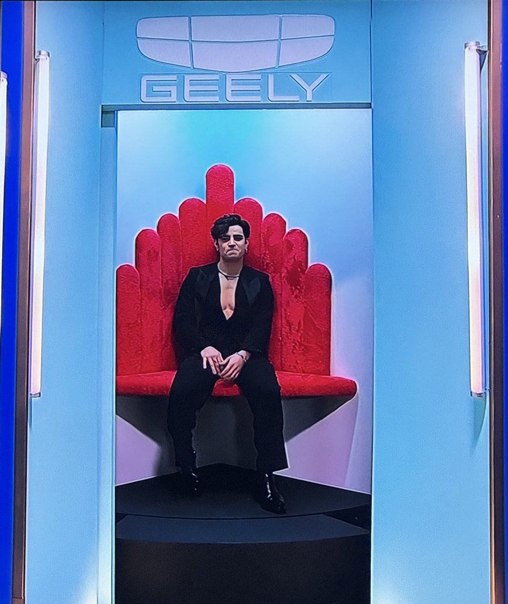 Esto fue un FRAUDE TOTAL desde el inicio te encargaste de cerrar bocas y ganarte el cariño de todos, mi niño 

Tu salida no tiene sentido cuando tú fandom era el más grande que ha tenido una casa.

 Aarón ya eres ganador 🏆 🖤
#LaCasaDeLosFamososMx